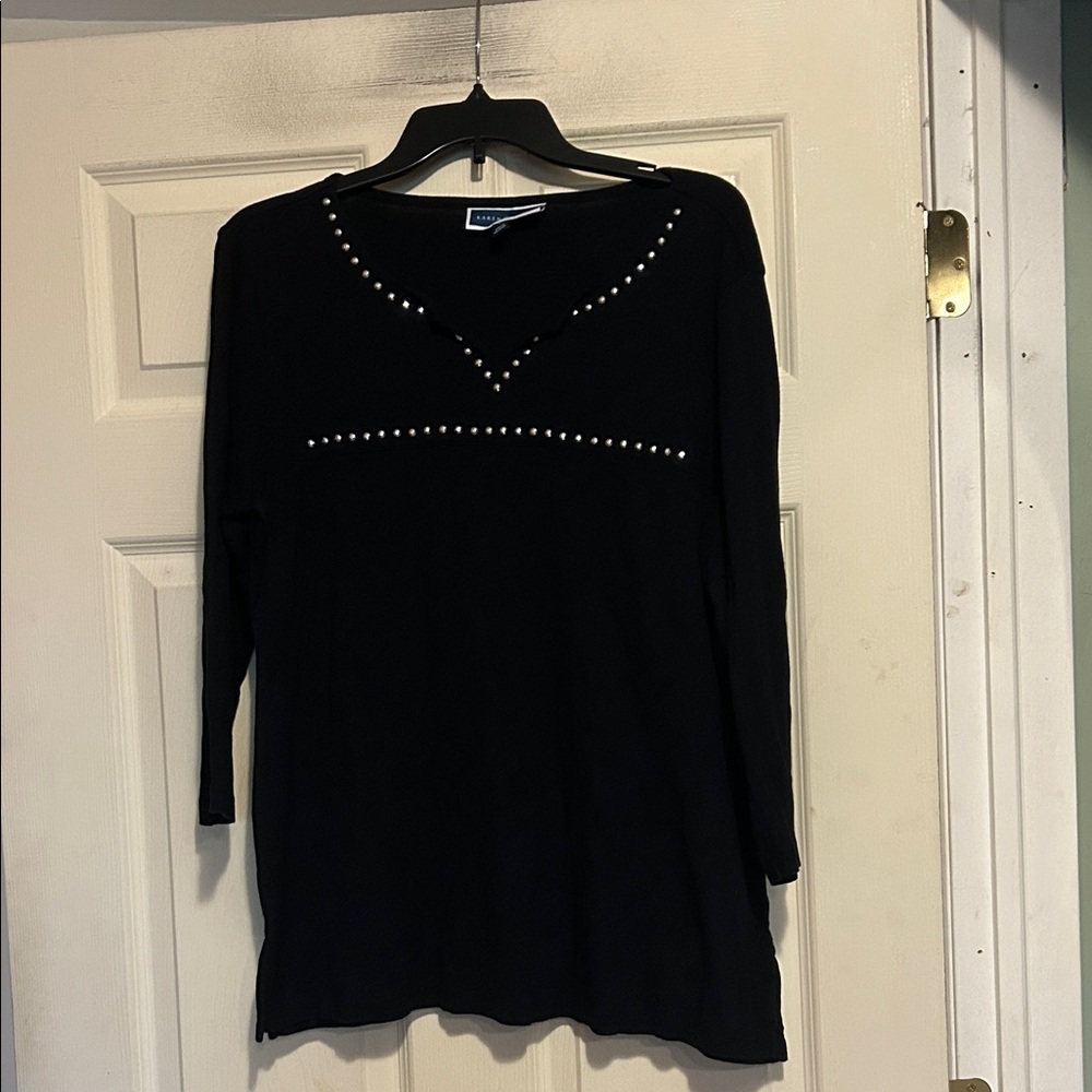 Karen Scott V-Neck Studded Black Top Size Large